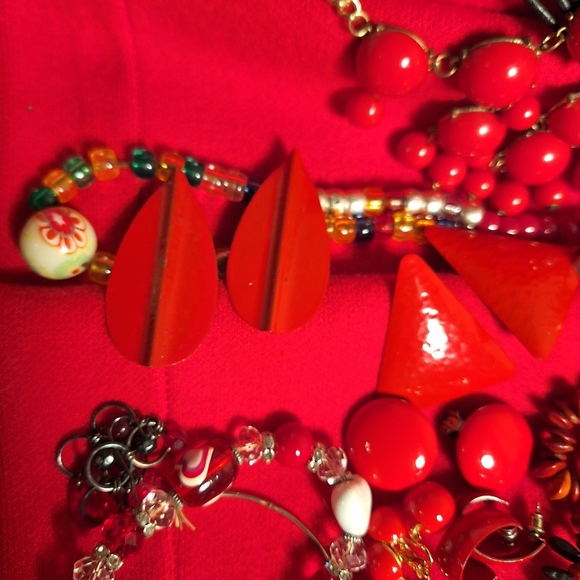 Lot RED Fashion Jewelry Necklaces Bracelets Earrings Rings Brooch Primary Colors - Picture 13 of 14